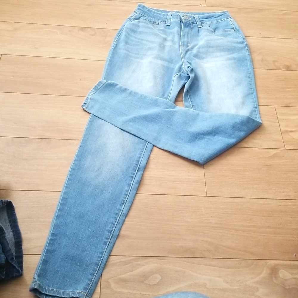 No Boundaries Five Pocket Stretch Jeans 3